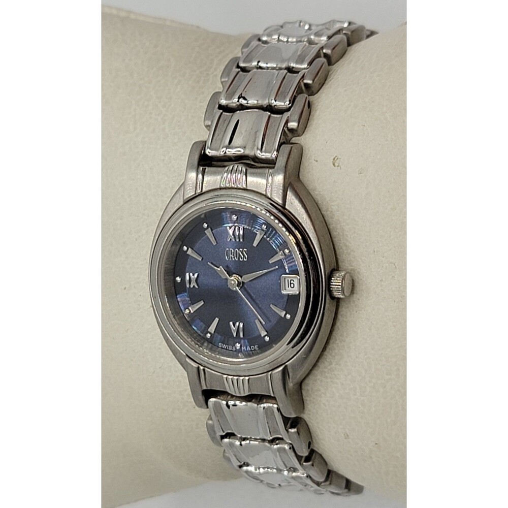 Unisex Cross Round Blue Dial Silver Tone Case Bracelet Band Watch LW10F 02